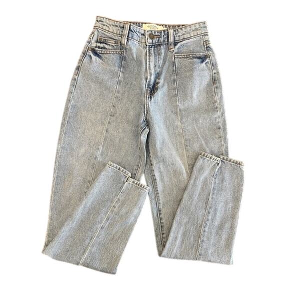Hidden Size 24 Light Wash High Rise Mom Jeans Seam Detail Vintage Style Denim - Picture 1 of 6